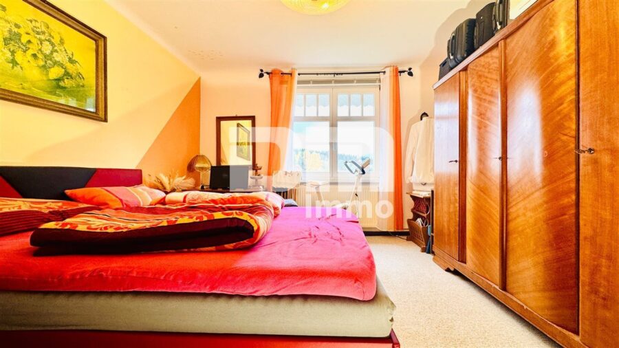 Modernisiertes Einfamilienhaus auf Traumgrundstück mit Wärmepumpe BJ 2025 + PV Anlage / Speicher - OG Schlafzimmer